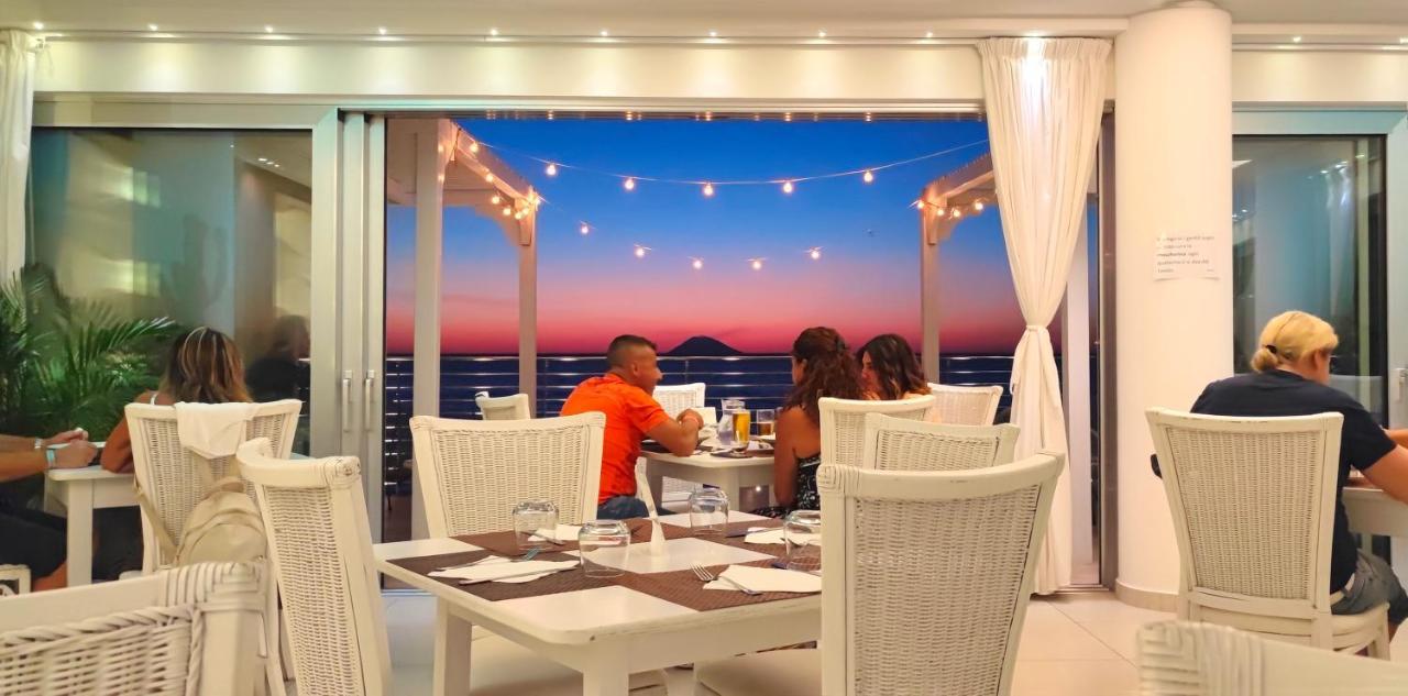 Hotel Resort Rocca Di Vadaro 카포바티카노 외부 사진