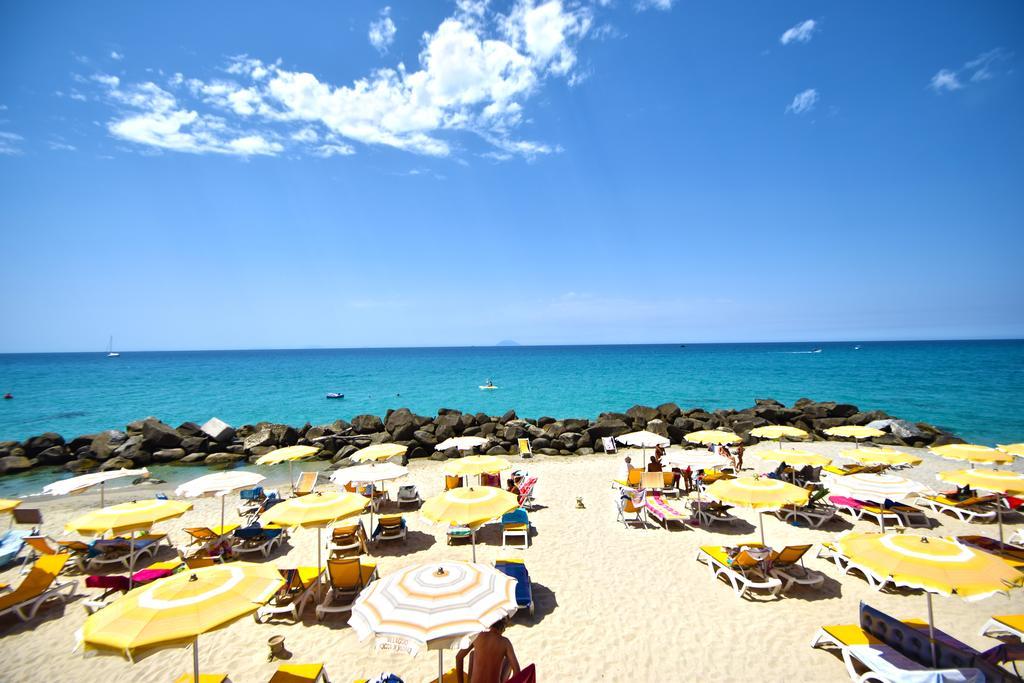 Hotel Resort Rocca Di Vadaro 카포바티카노 외부 사진